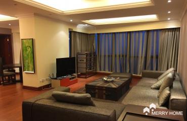 4bedrooms for rent in Meihua Garden